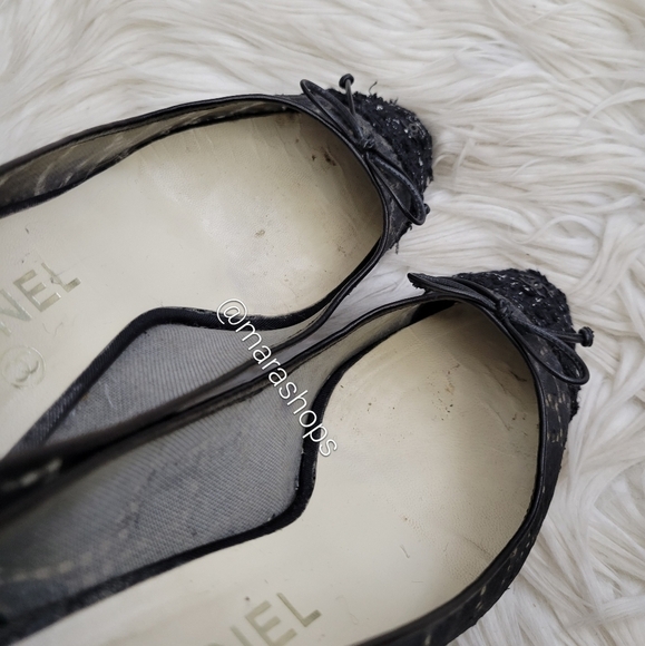 CHANEL Interlocking CC Logo Pumps - Picture 4 of 10